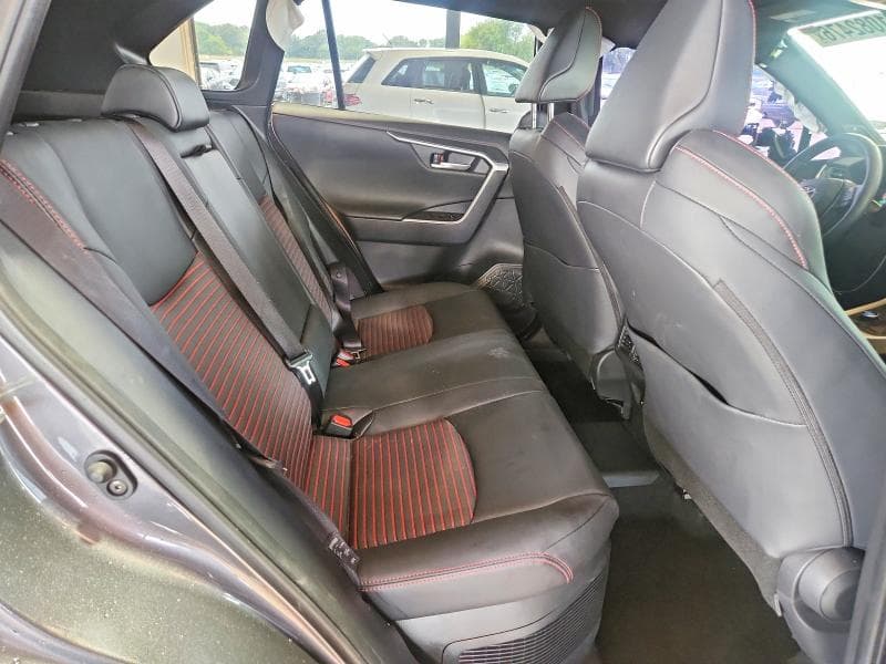 2025 TOYOTA RAV4 XSE 11