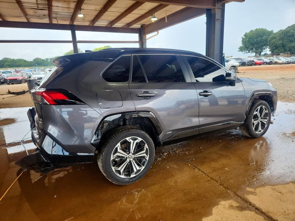 2025 TOYOTA RAV4 XSE 3