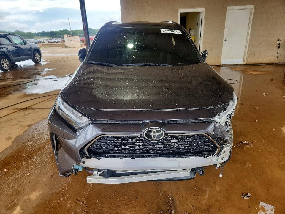 2025 TOYOTA RAV4 XSE 5
