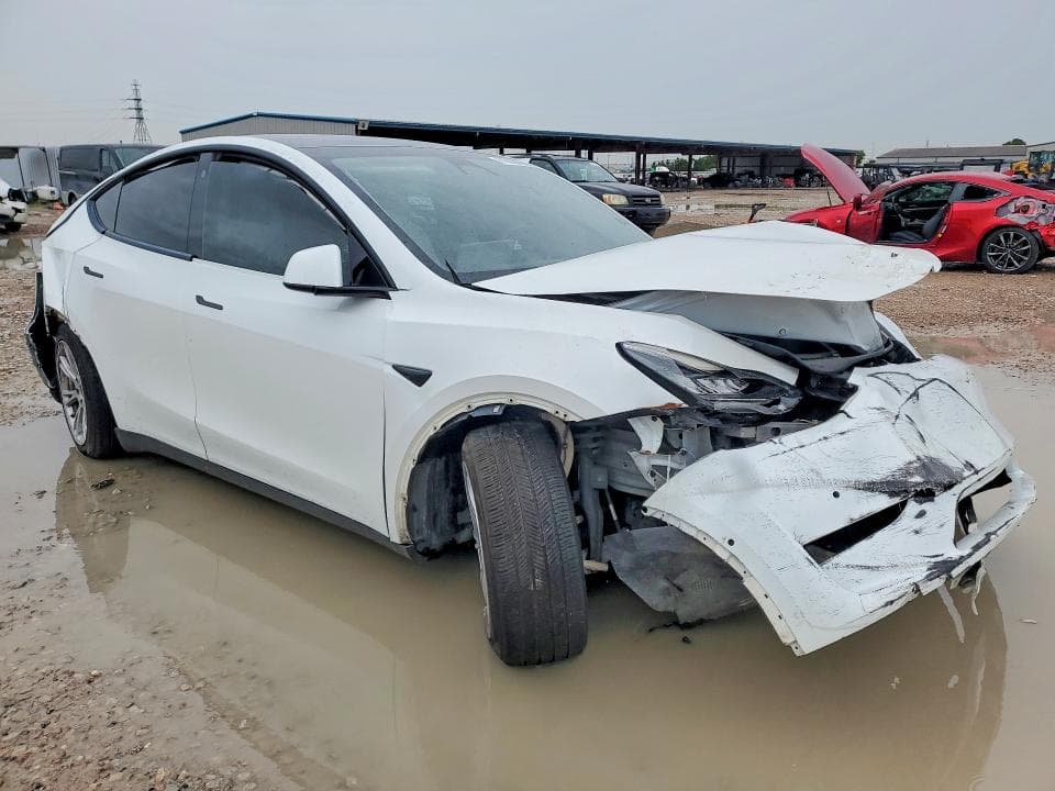 2022 TESLA MODEL Y 4