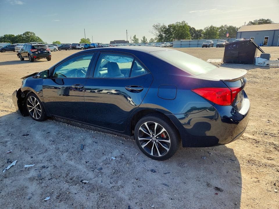 2019 TOYOTA COROLLA SE 2