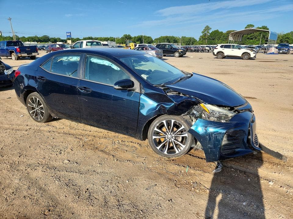 2019 TOYOTA COROLLA SE 4