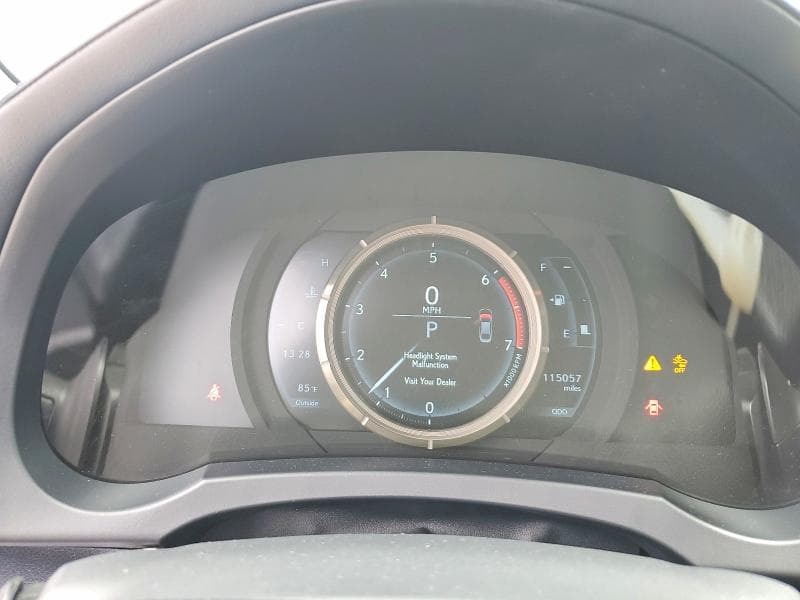 2018 LEXUS IS 300 9