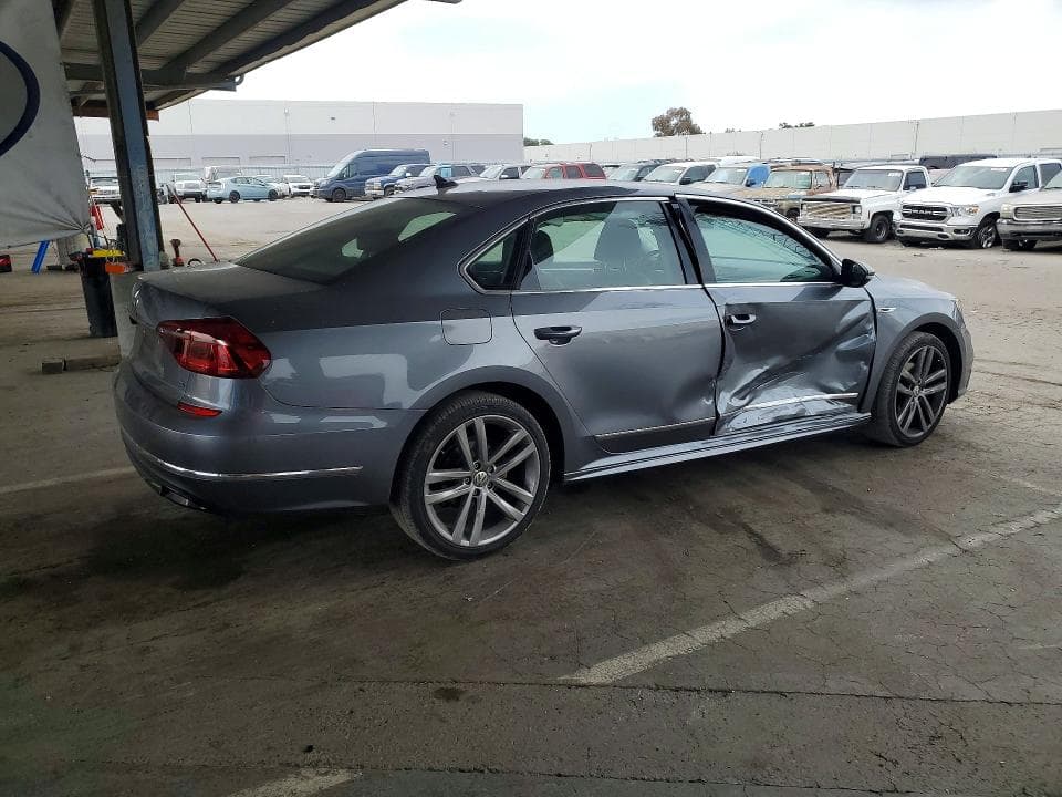 2017 VOLKSWAGEN PASSAT R-LINE 3