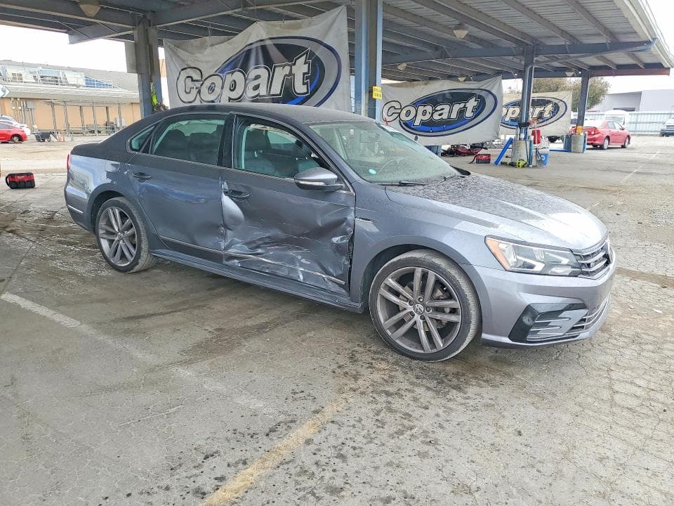 2017 VOLKSWAGEN PASSAT R-LINE 4