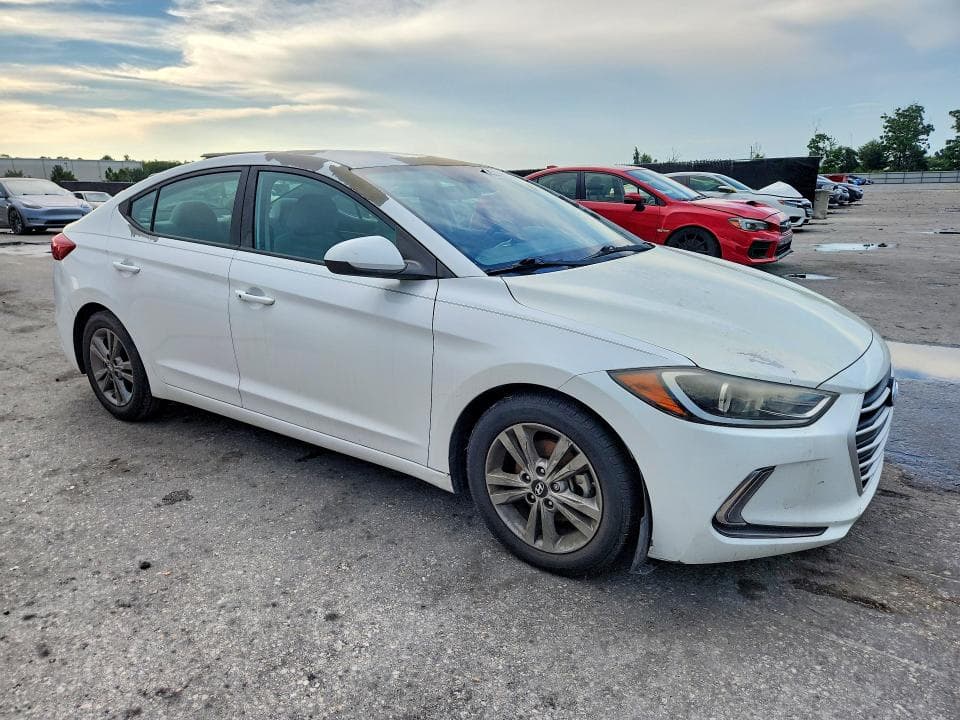 2017 HYUNDAI ELANTRA SE 4