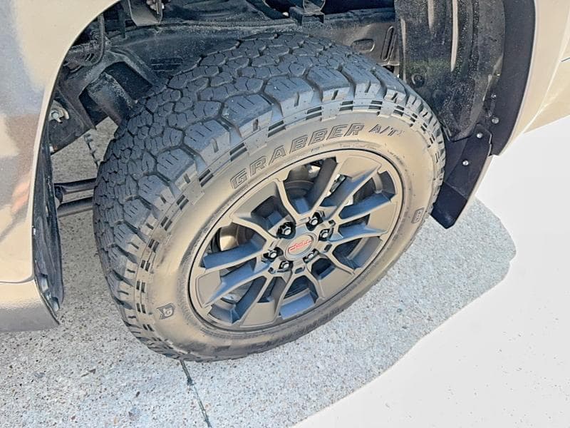 2026 TOYOTA TUNDRA SR SR 13