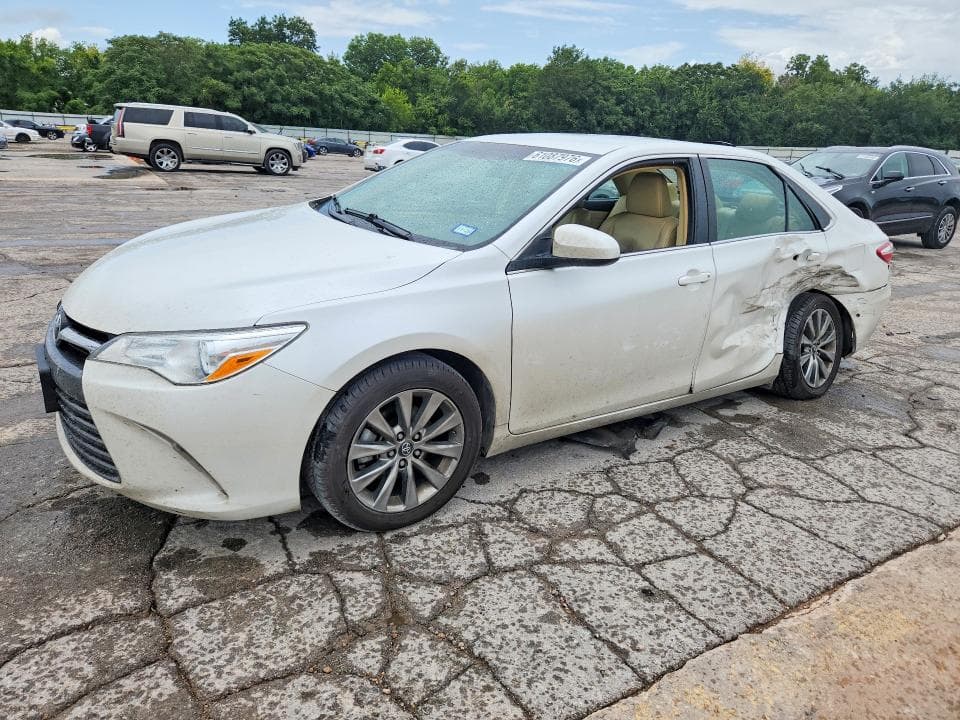 2017 TOYOTA CAMRY XLE - 1
