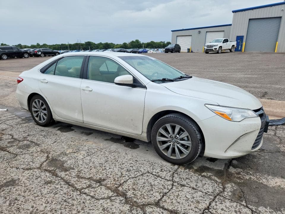 2017 TOYOTA CAMRY XLE 4