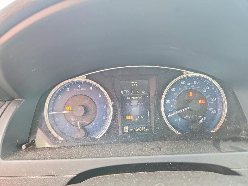 2017 TOYOTA CAMRY XLE 9