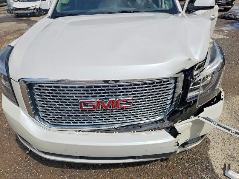 2017 GMC YUKON SLT 12