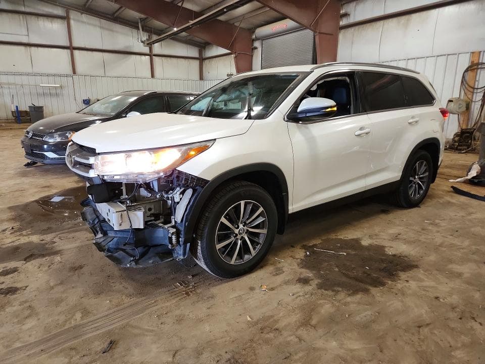 2019 TOYOTA HIGHLANDER XLE - 1