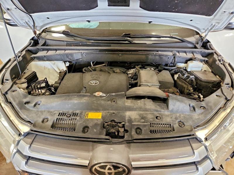 2019 TOYOTA HIGHLANDER XLE 12