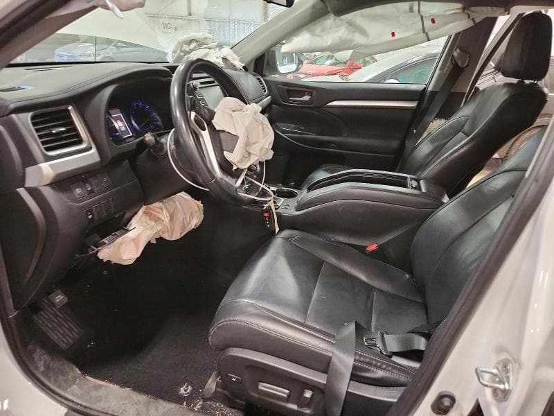 2019 TOYOTA HIGHLANDER XLE 7