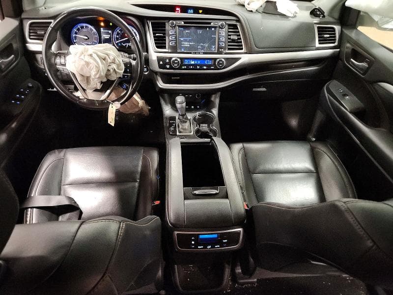2019 TOYOTA HIGHLANDER XLE 8
