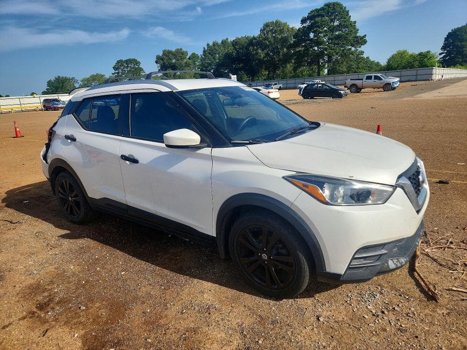 2018 NISSAN KICKS SV 4