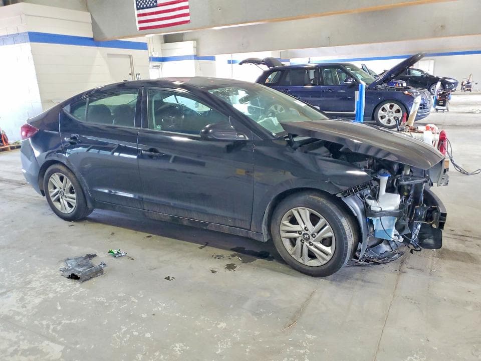 2020 HYUNDAI ELANTRA SEL 4