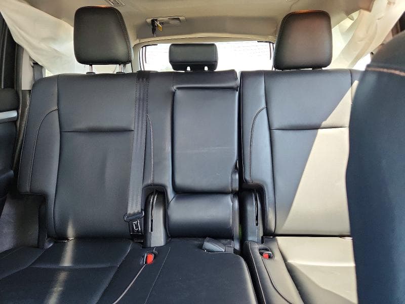2019 TOYOTA HIGHLANDER HYBRID XLE 10