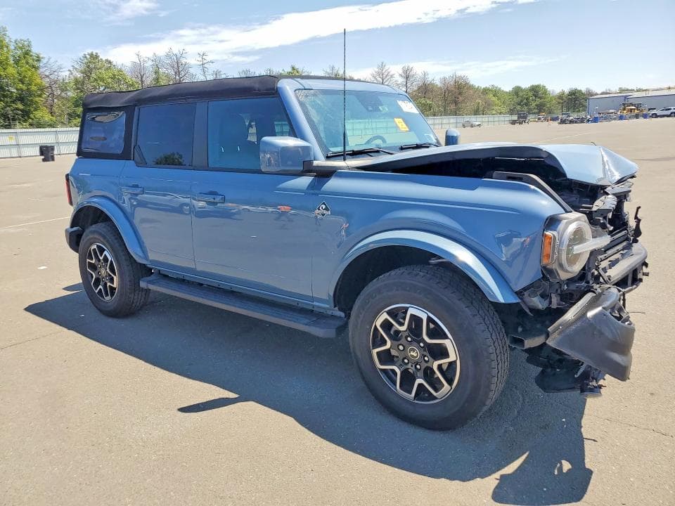 2024 FORD BRONCO OUTER BANKS 4