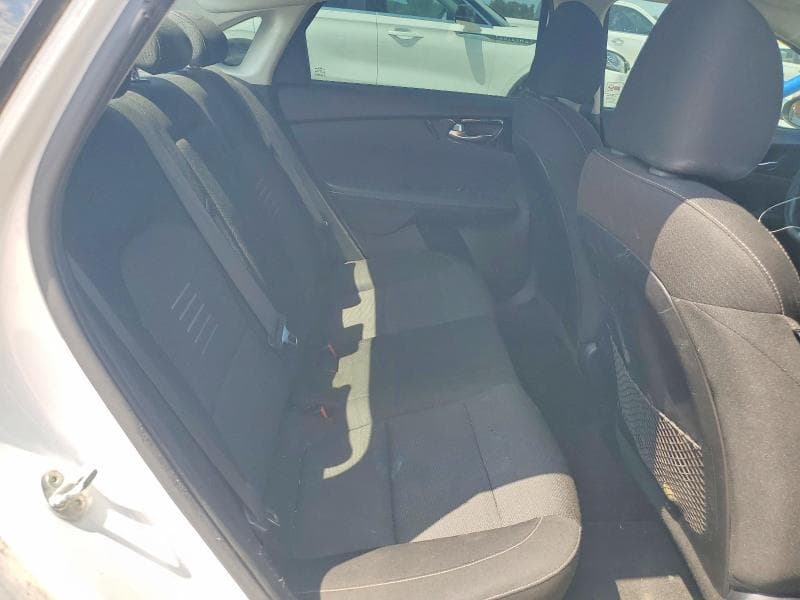 2019 KIA FORTE S 10