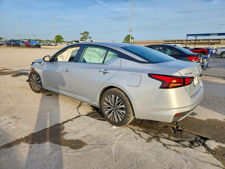 2024 NISSAN ALTIMA SV 2