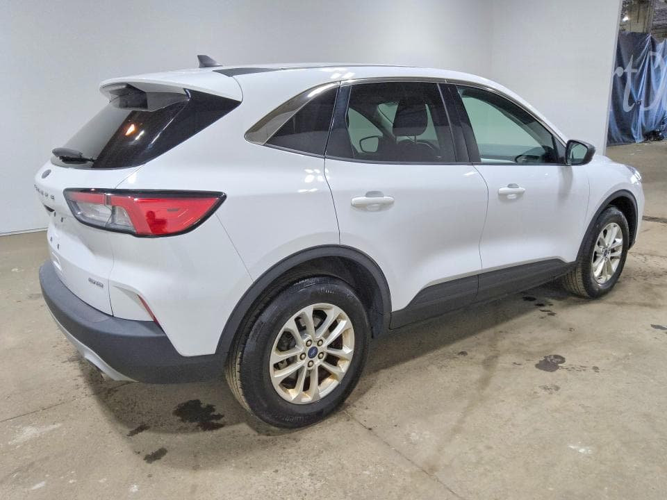 2022 FORD ESCAPE SE 3