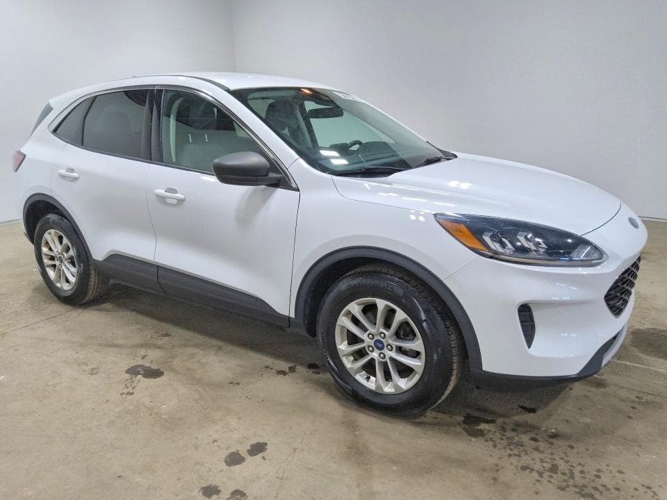 2022 FORD ESCAPE SE 4