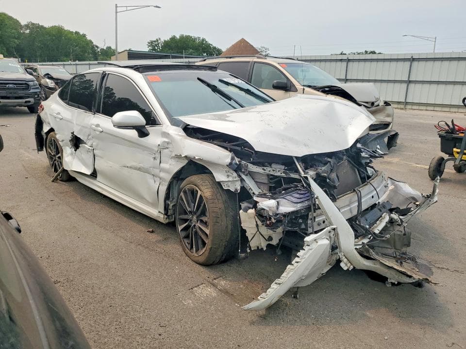 2018 TOYOTA CAMRY XSE 4