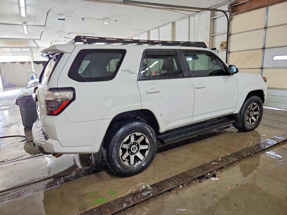 2020 TOYOTA 4RUNNER TRD OFF-ROAD 3