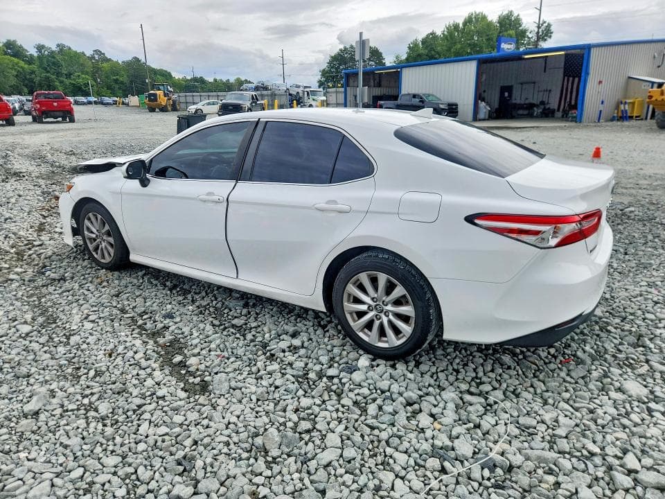 2020 TOYOTA CAMRY LE 2