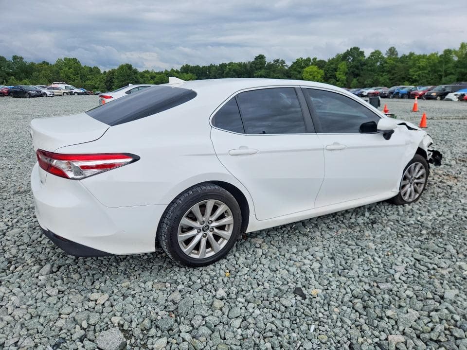 2020 TOYOTA CAMRY LE 3