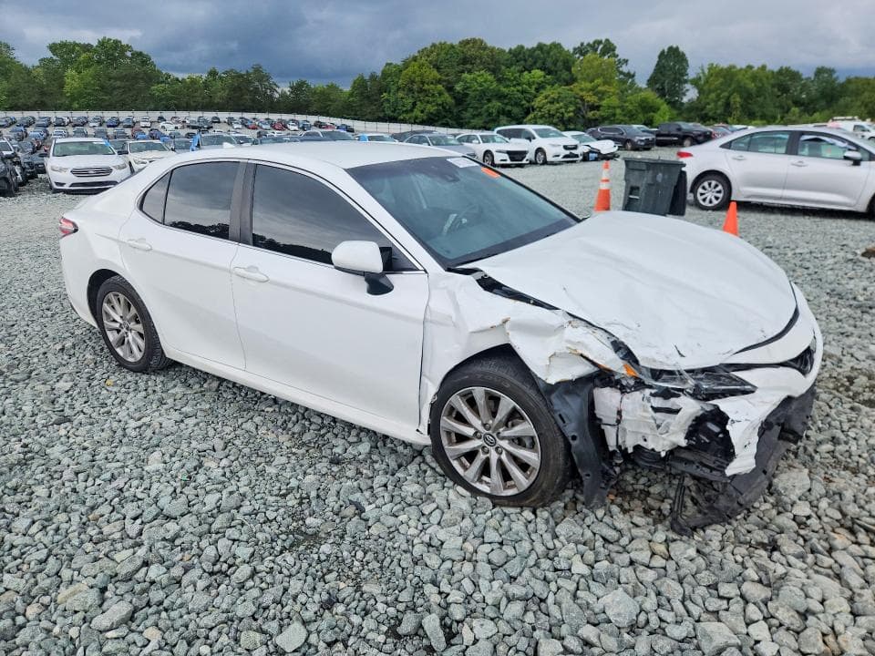 2020 TOYOTA CAMRY LE 4