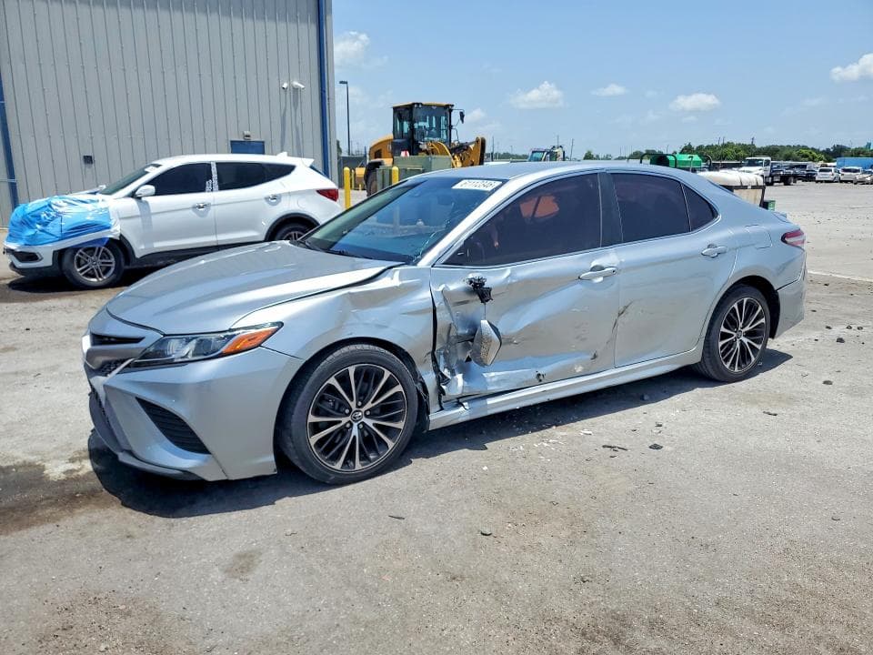2018 TOYOTA CAMRY SE - 1