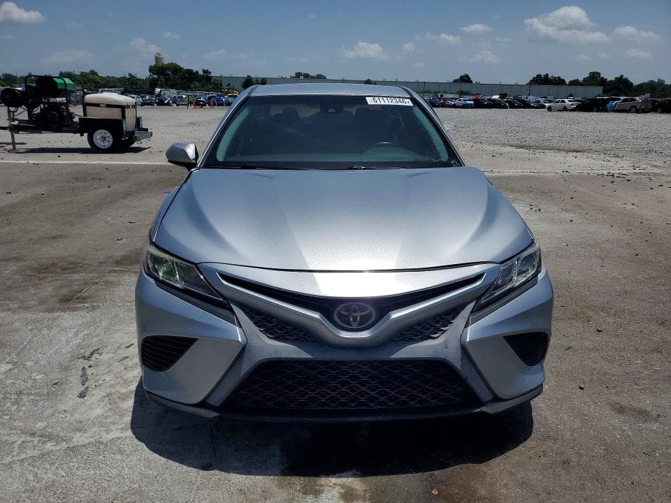 2018 TOYOTA CAMRY SE 5