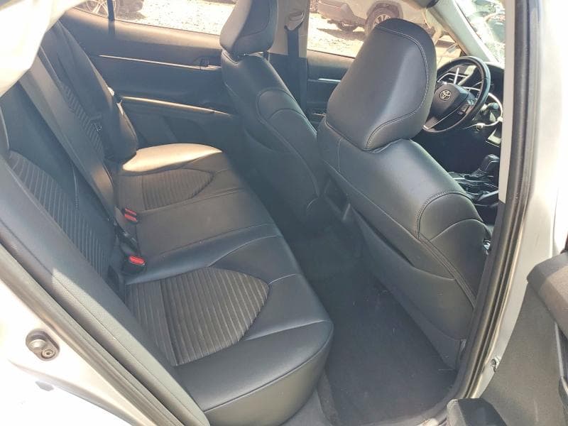 2018 TOYOTA CAMRY SE 10
