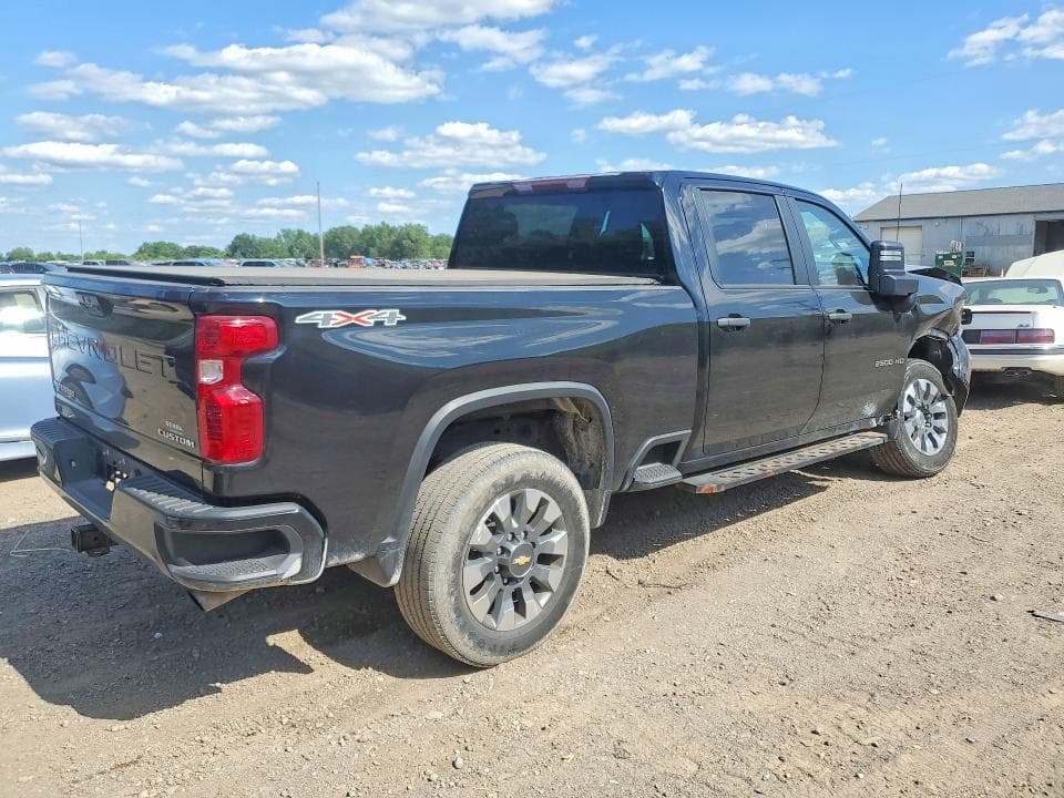 2023 CHEVROLET SILVERADO K2500 CUSTOM 3