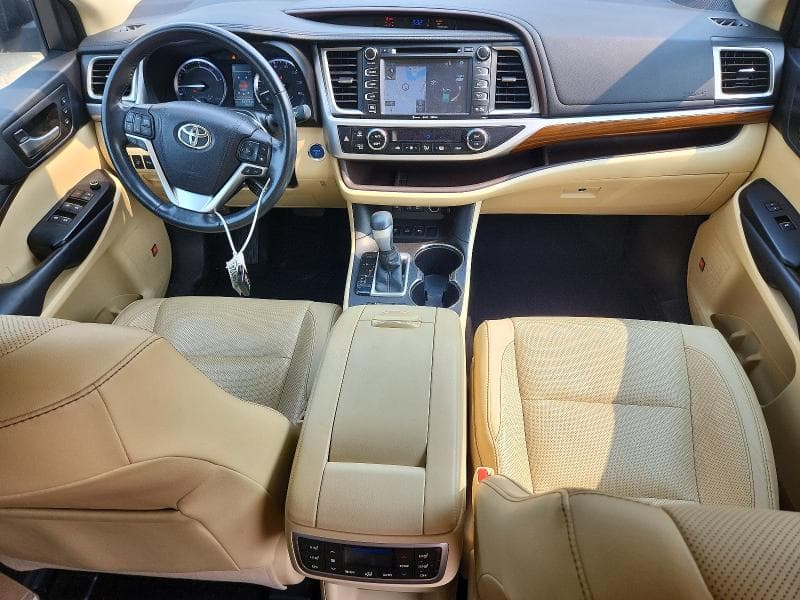 2017 TOYOTA HIGHLANDER HYBRID LIMITED PLATINUM LIMITED PLATINUM 8