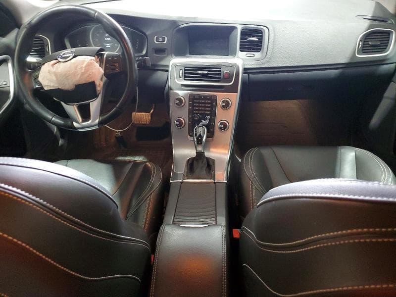 2018 VOLVO S60 DYNAMIC 8