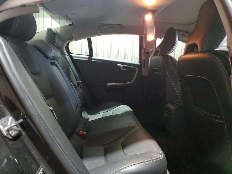 2018 VOLVO S60 DYNAMIC 10