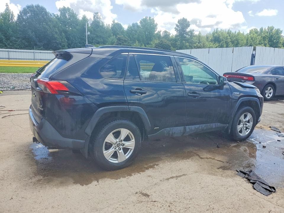 2019 TOYOTA RAV4 LE 3