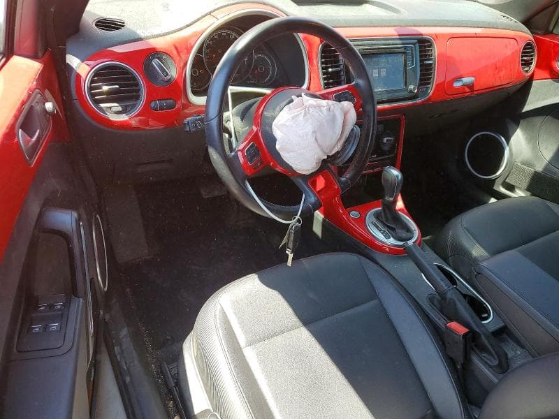 2018 VOLKSWAGEN BEETLE S 8