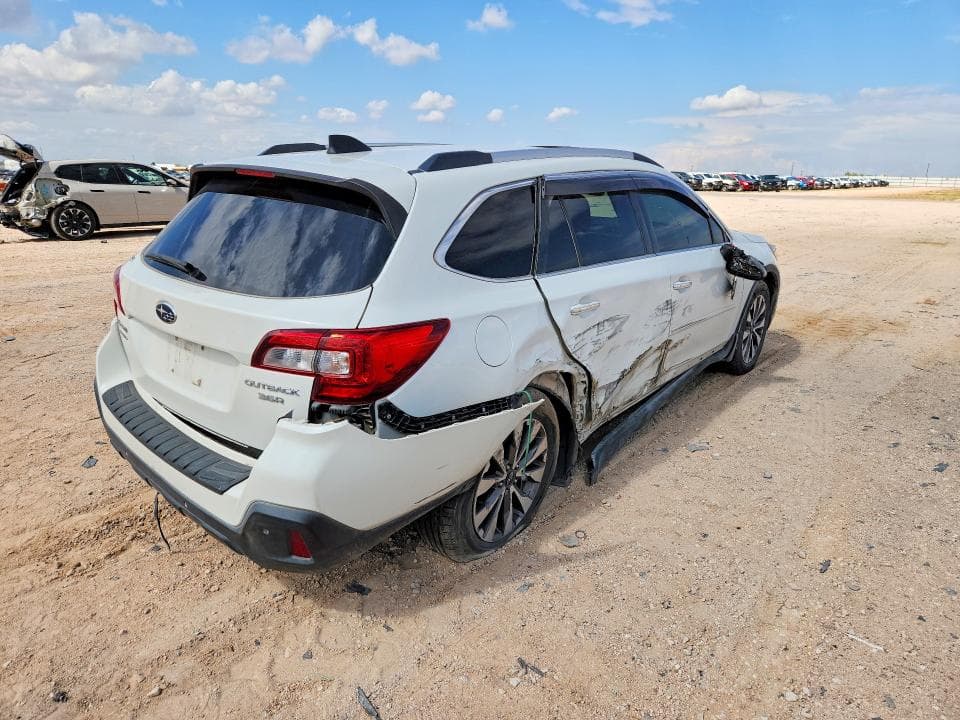 2018 SUBARU OUTBACK TOURING 3