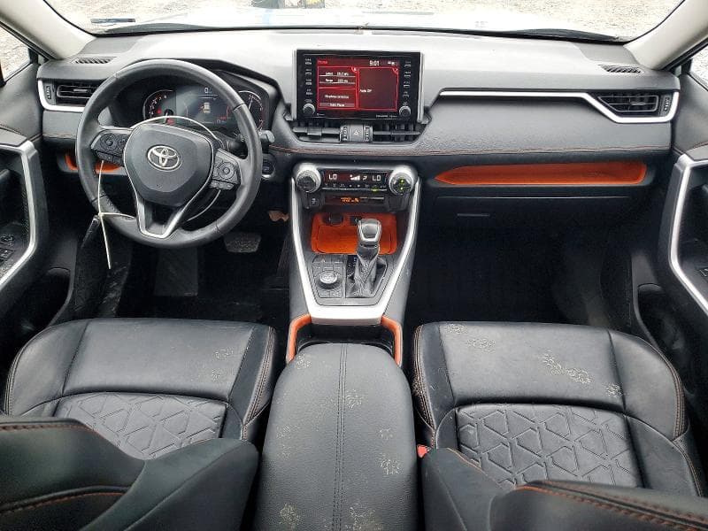 2021 TOYOTA RAV4 ADVENTURE 8