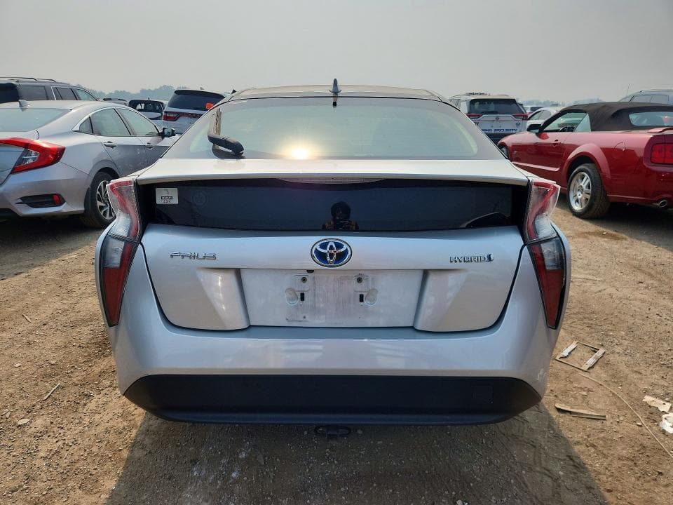 2017 TOYOTA PRIUS TWO 6
