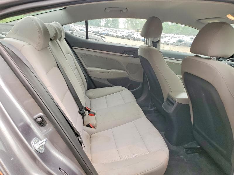 2018 HYUNDAI ELANTRA SEL 10