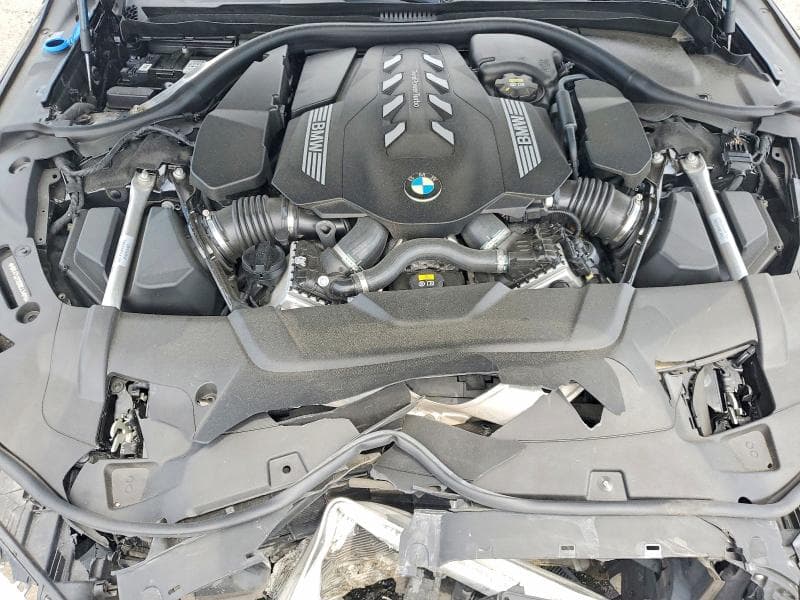 2022 BMW 750 XI 11