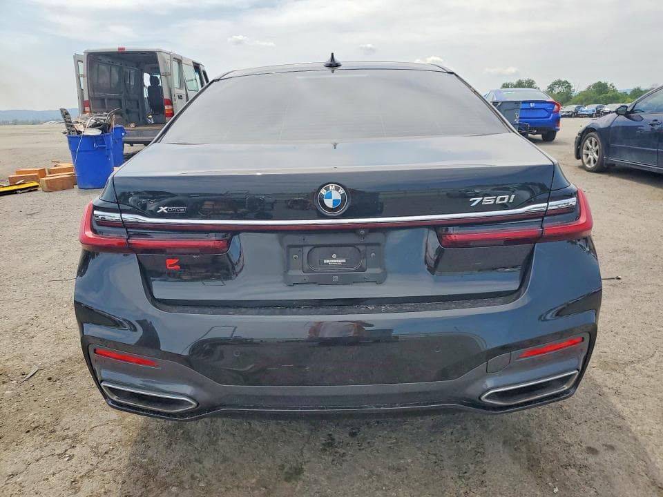 2022 BMW 750 XI 6