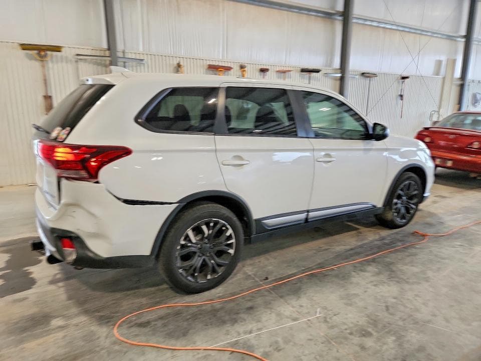 2017 MITSUBISHI OUTLANDER ES 3