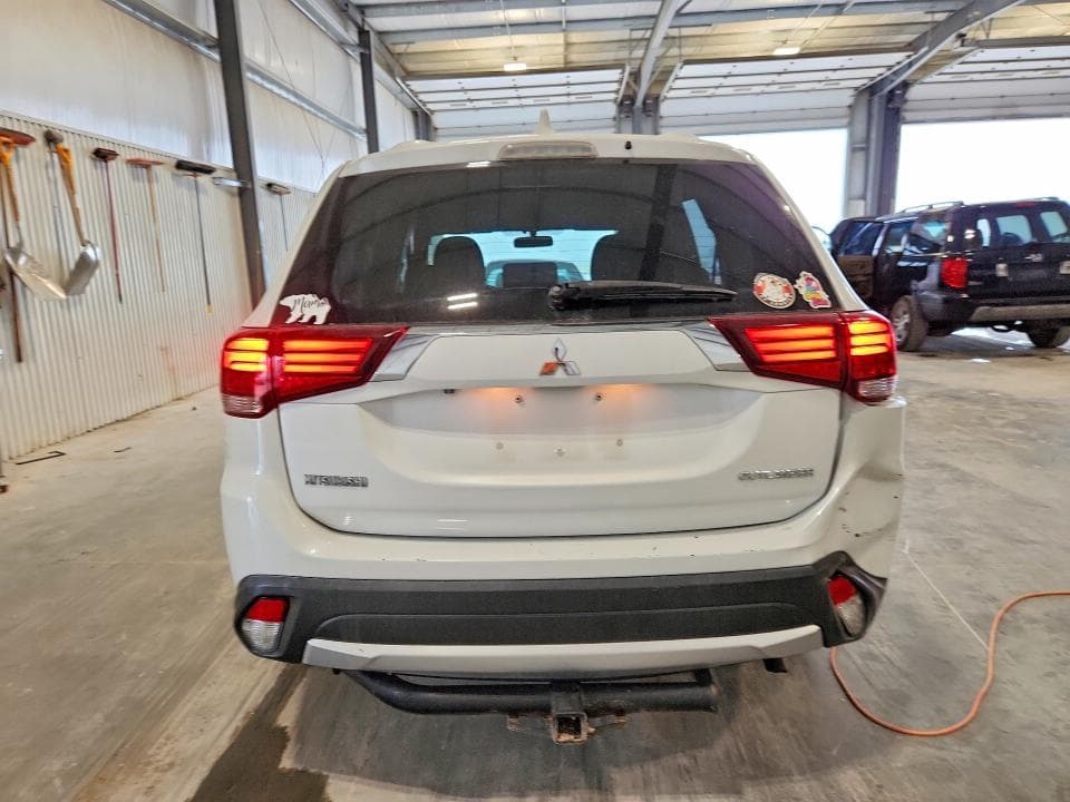 2017 MITSUBISHI OUTLANDER ES 6