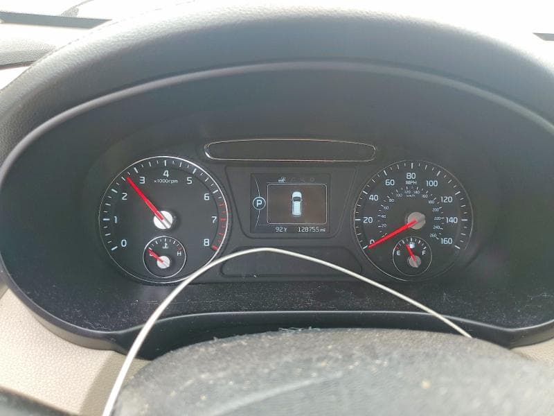 2017 KIA SORENTO LX 9